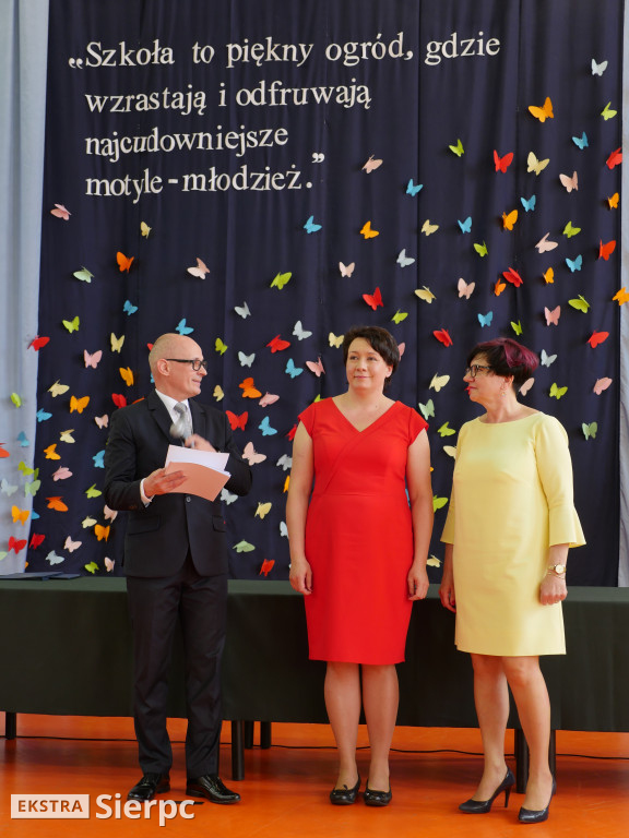 Rozdanie świadectw w LO