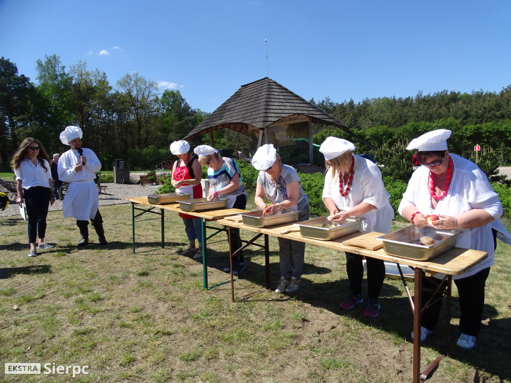 Gotowanie na polanie w skansenie