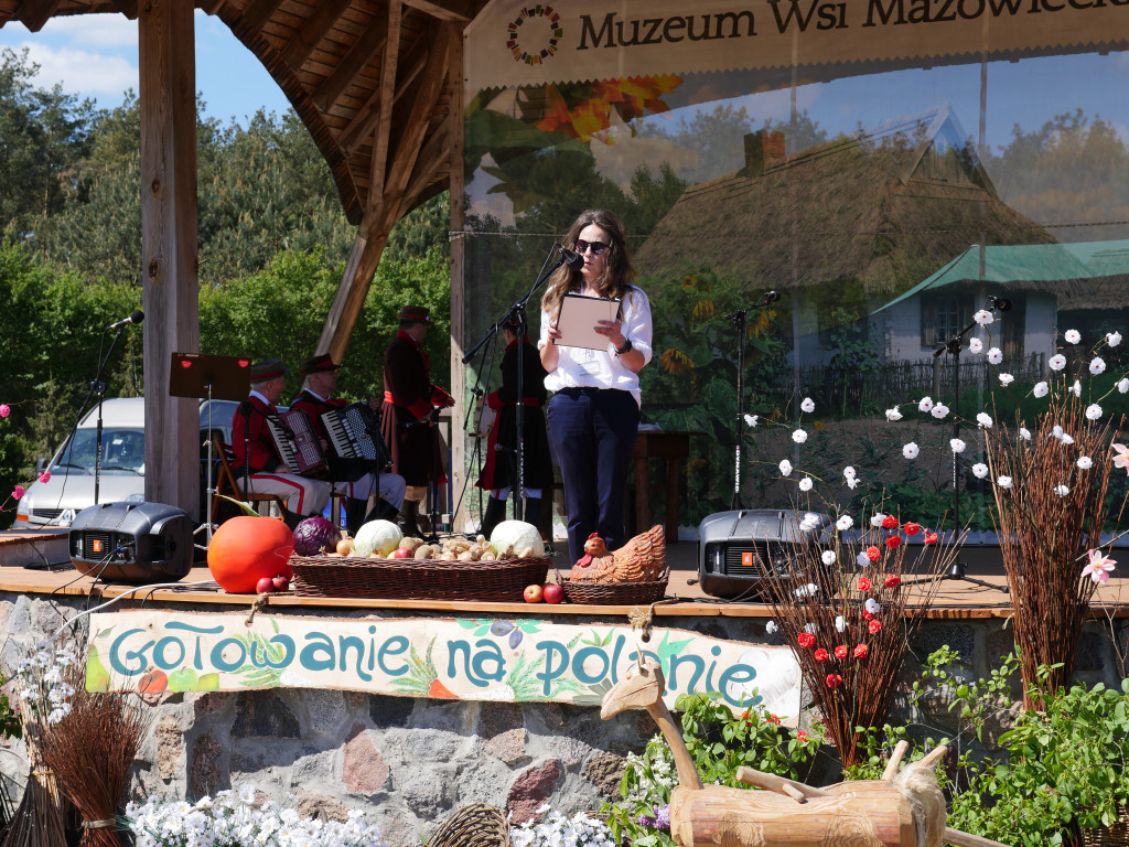 Gotowanie na polanie w skansenie
