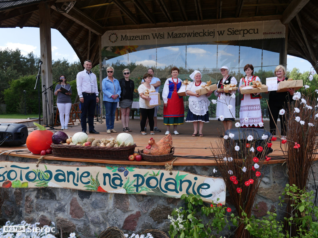 Gotowanie na polanie w skansenie
