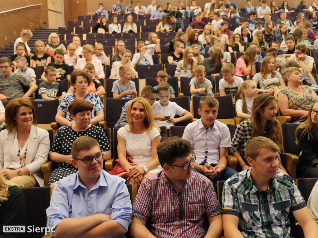  Niezwykły Uczeń i projekty Erasmus+