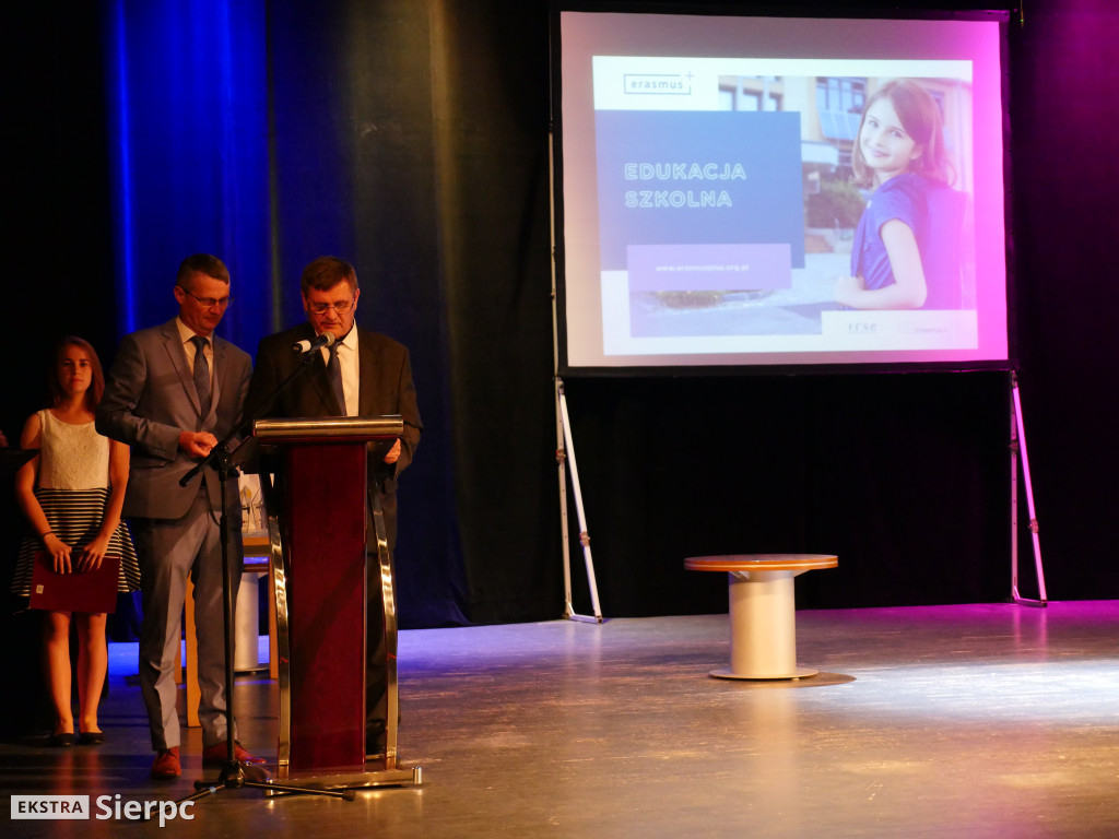  Niezwykły Uczeń i projekty Erasmus+