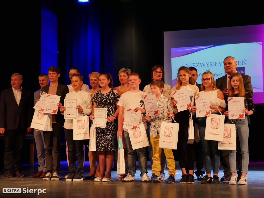  Niezwykły Uczeń i projekty Erasmus+