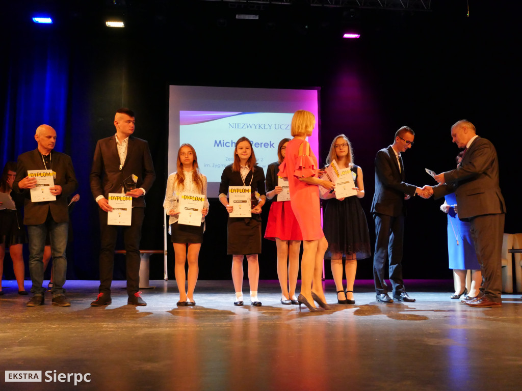  Niezwykły Uczeń i projekty Erasmus+