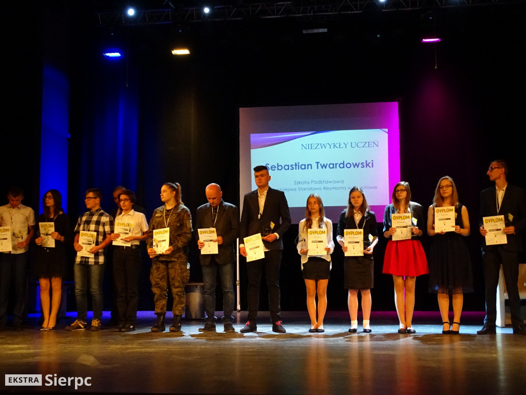  Niezwykły Uczeń i projekty Erasmus+