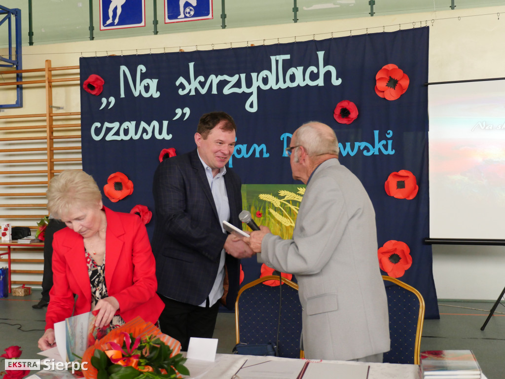 Na skrzydłach czasu