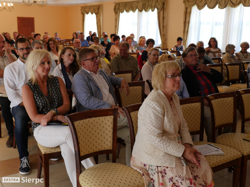 Konferencja naukowa w skansenie