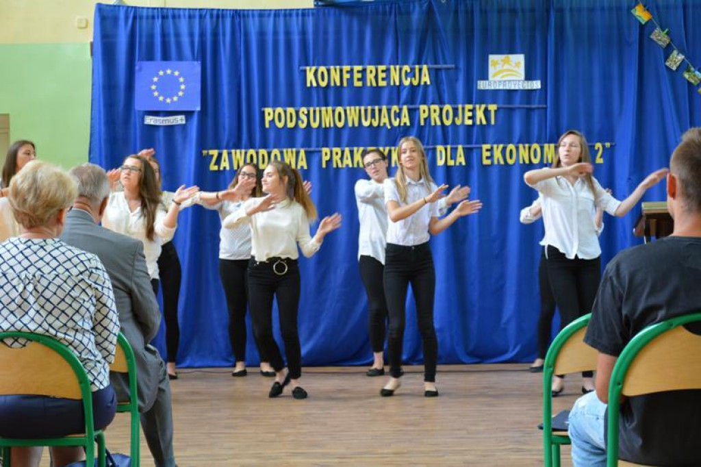 Zawodowe praktyki uczniów Ekonomika