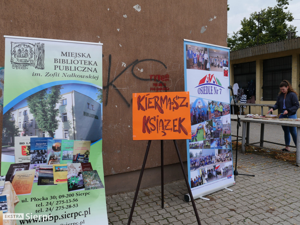 Książkowy pchli targ