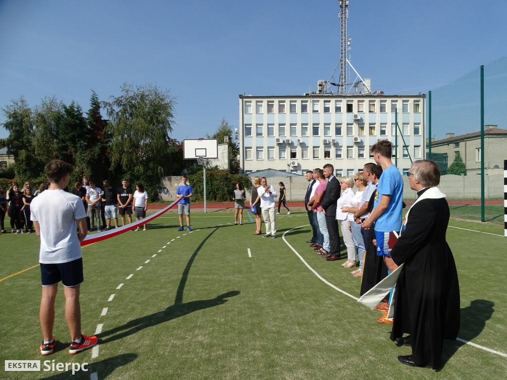 Otwarcie boiska przy gimnazjum