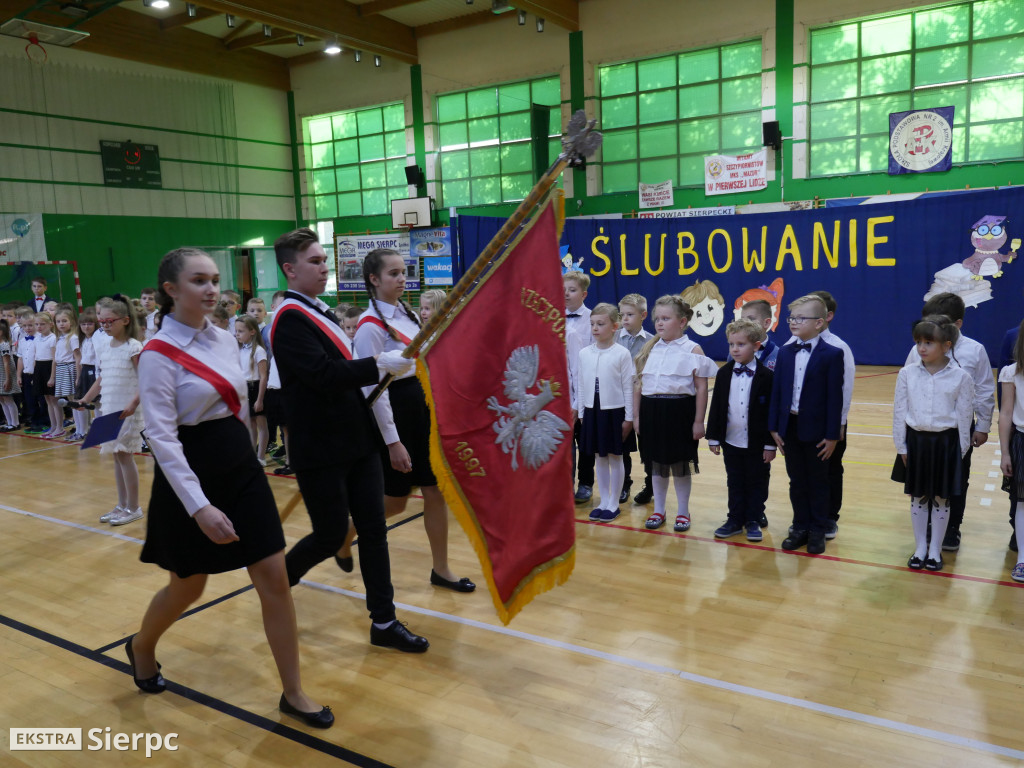 Ślubowanie pierwszaków w Dwójce