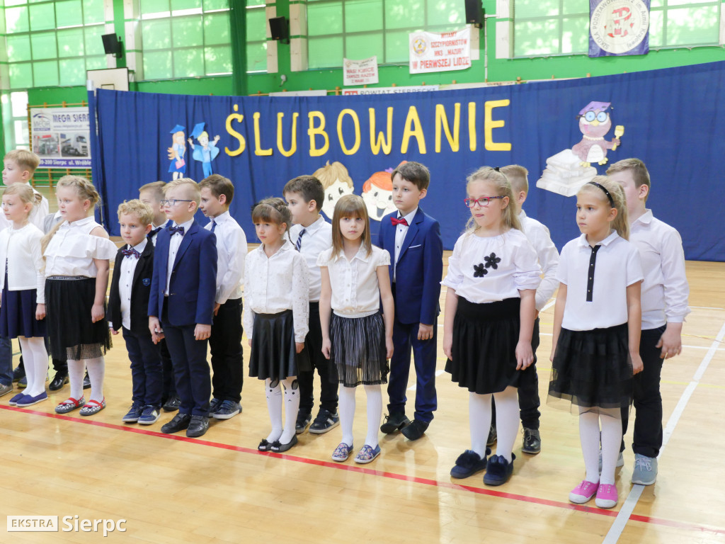 Ślubowanie pierwszaków w Dwójce