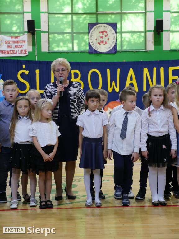 Ślubowanie pierwszaków w Dwójce