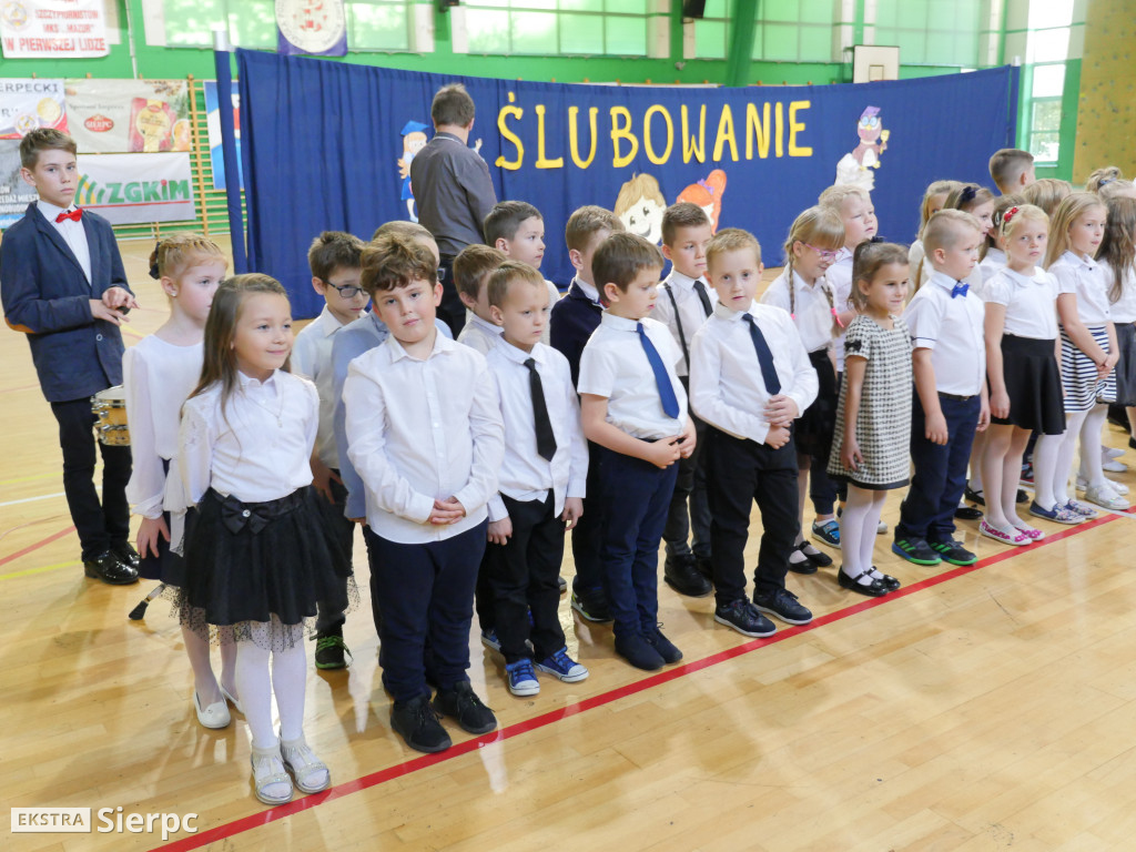 Ślubowanie pierwszaków w Dwójce