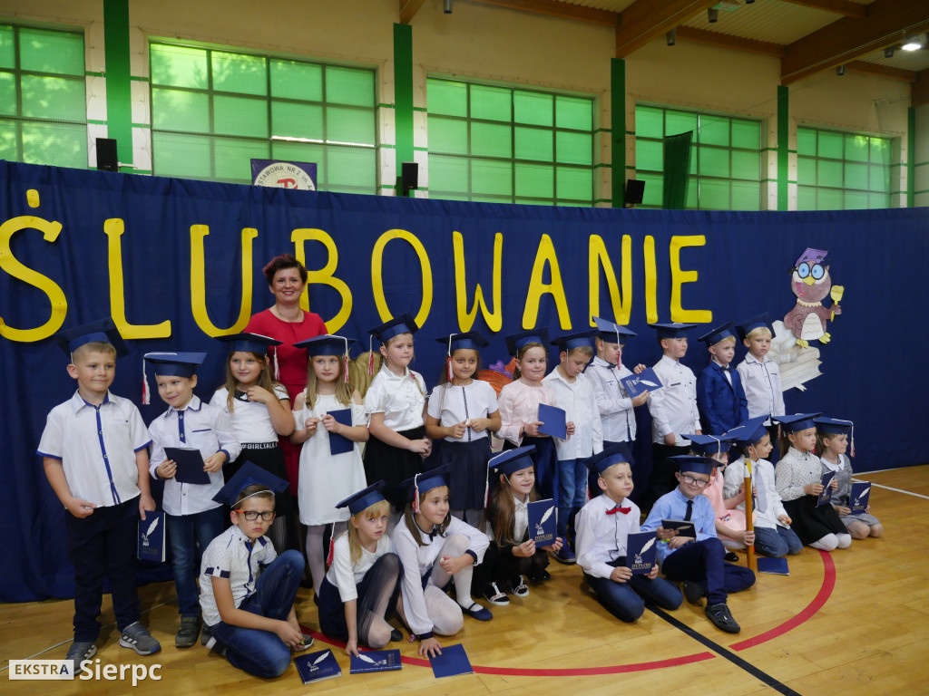 Ślubowanie pierwszaków w Dwójce
