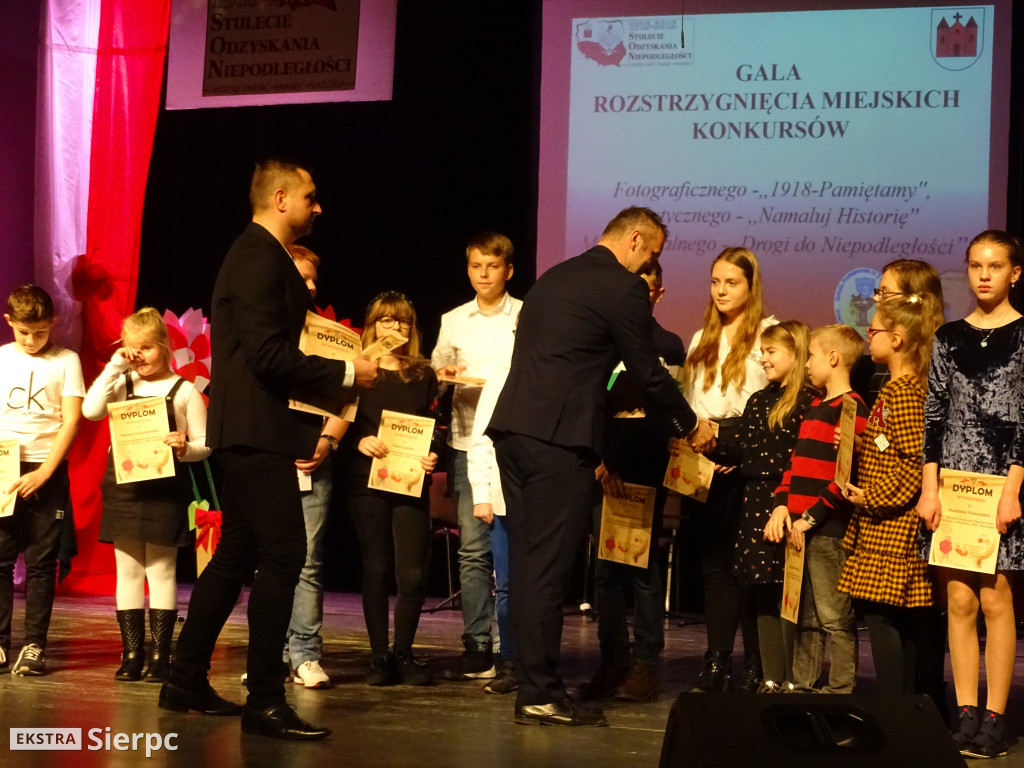 Konkursy z Niepodległą w tle
