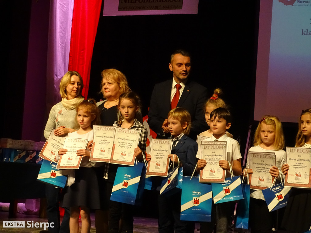 Konkursy z Niepodległą w tle