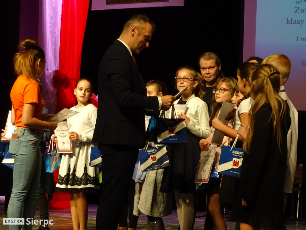 Konkursy z Niepodległą w tle