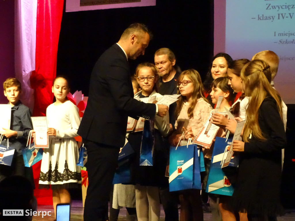 Konkursy z Niepodległą w tle