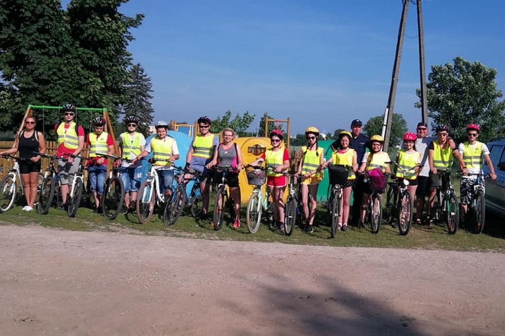 Rajd rowerowy uczniów ze Słupi