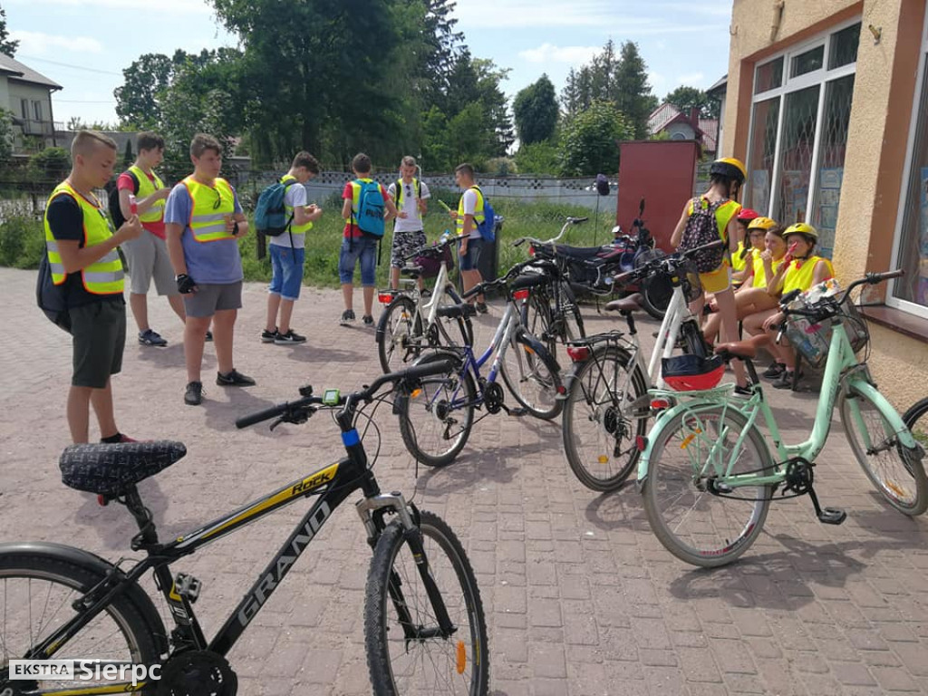 Rajd rowerowy uczniów ze Słupi