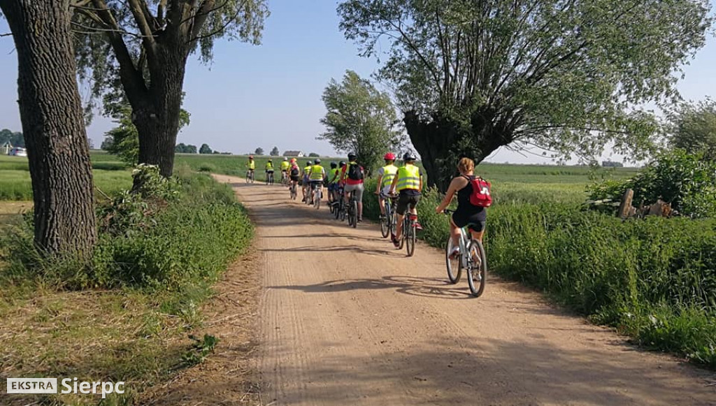Rajd rowerowy uczniów ze Słupi