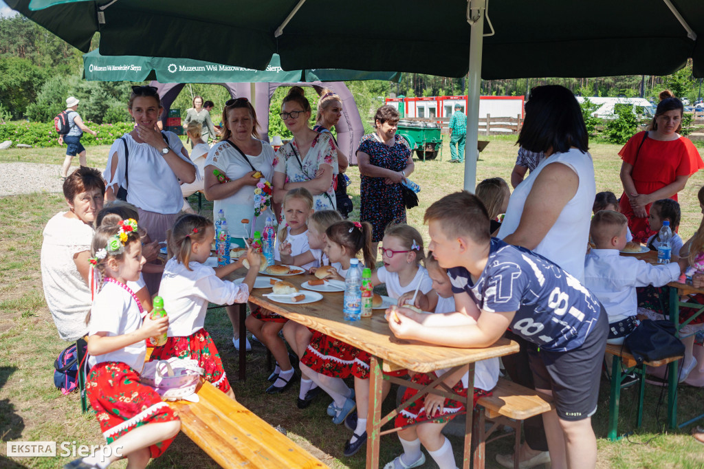 Przedszkolaki na ludowo