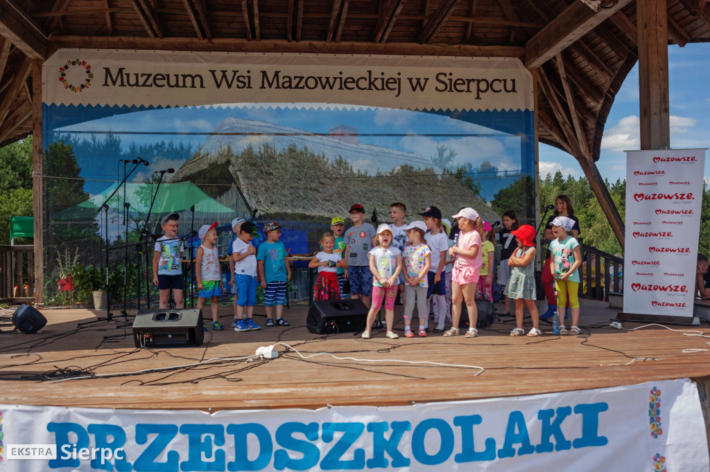 Przedszkolaki na ludowo