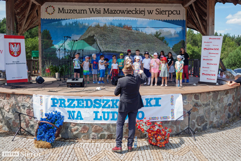 Przedszkolaki na ludowo