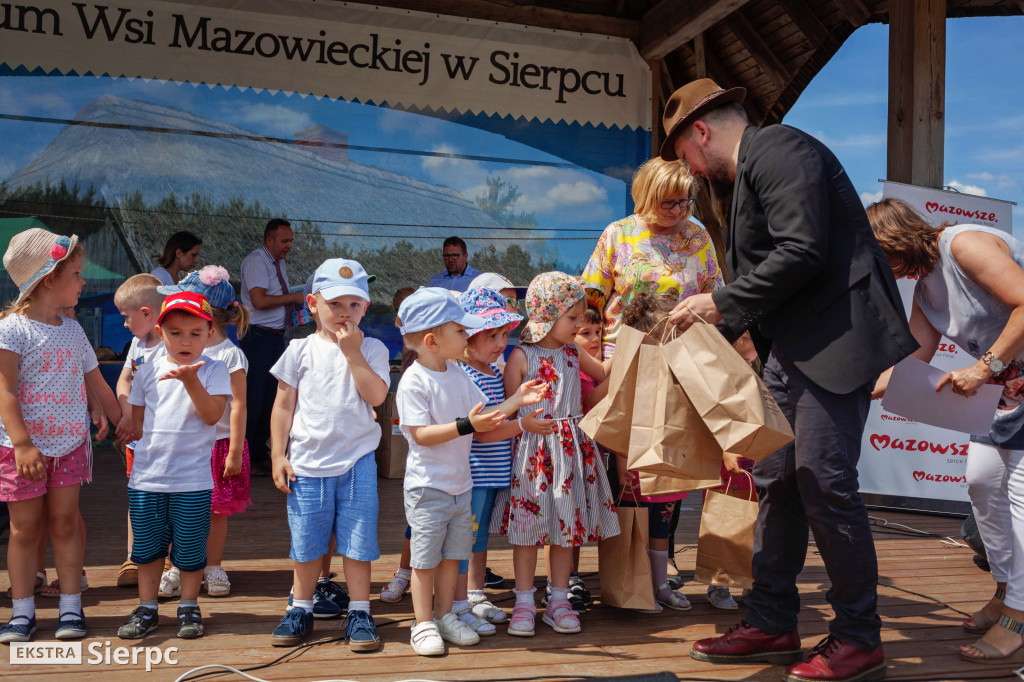 Przedszkolaki na ludowo