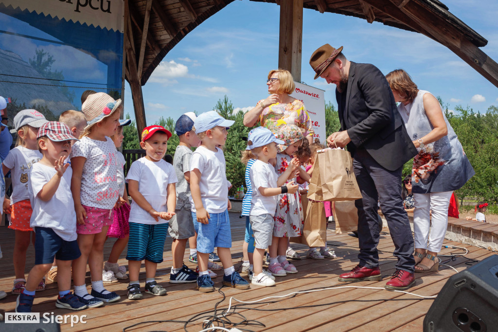 Przedszkolaki na ludowo