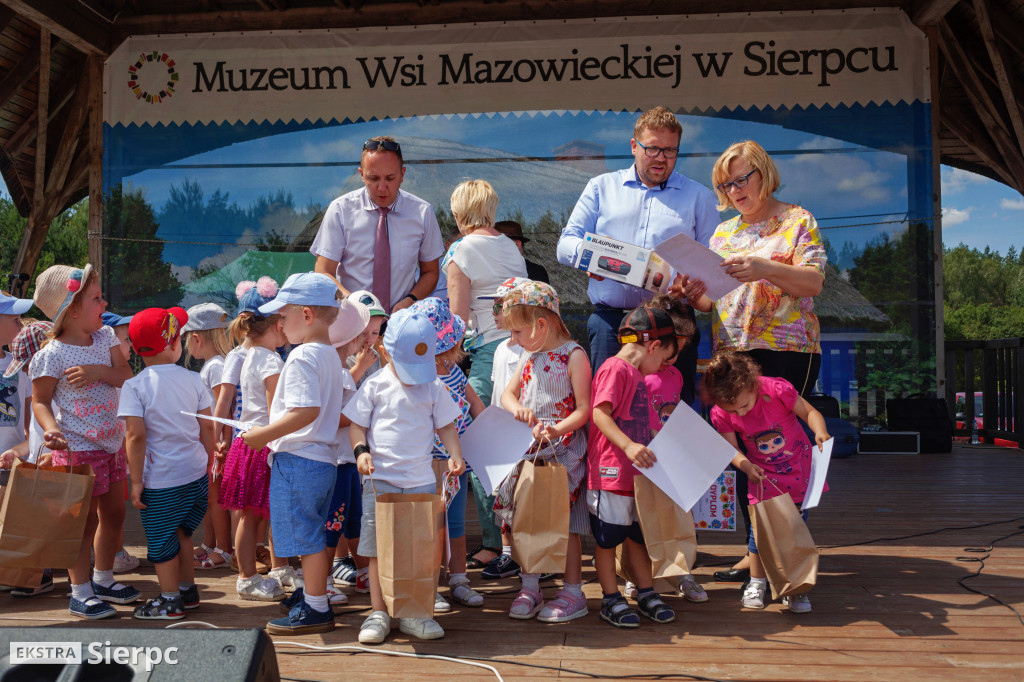 Przedszkolaki na ludowo