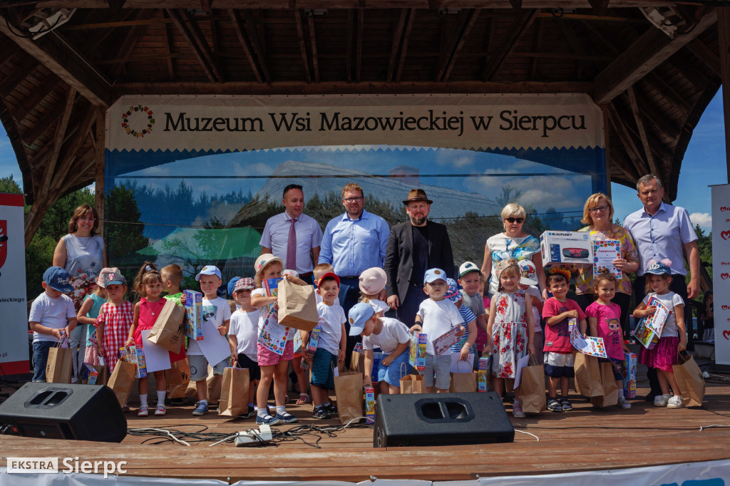Przedszkolaki na ludowo