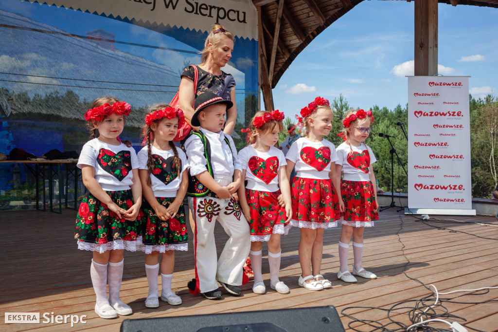 Przedszkolaki na ludowo