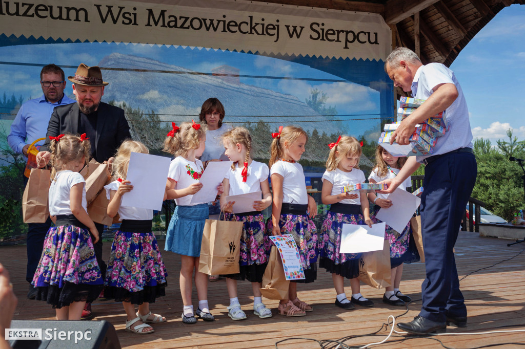Przedszkolaki na ludowo