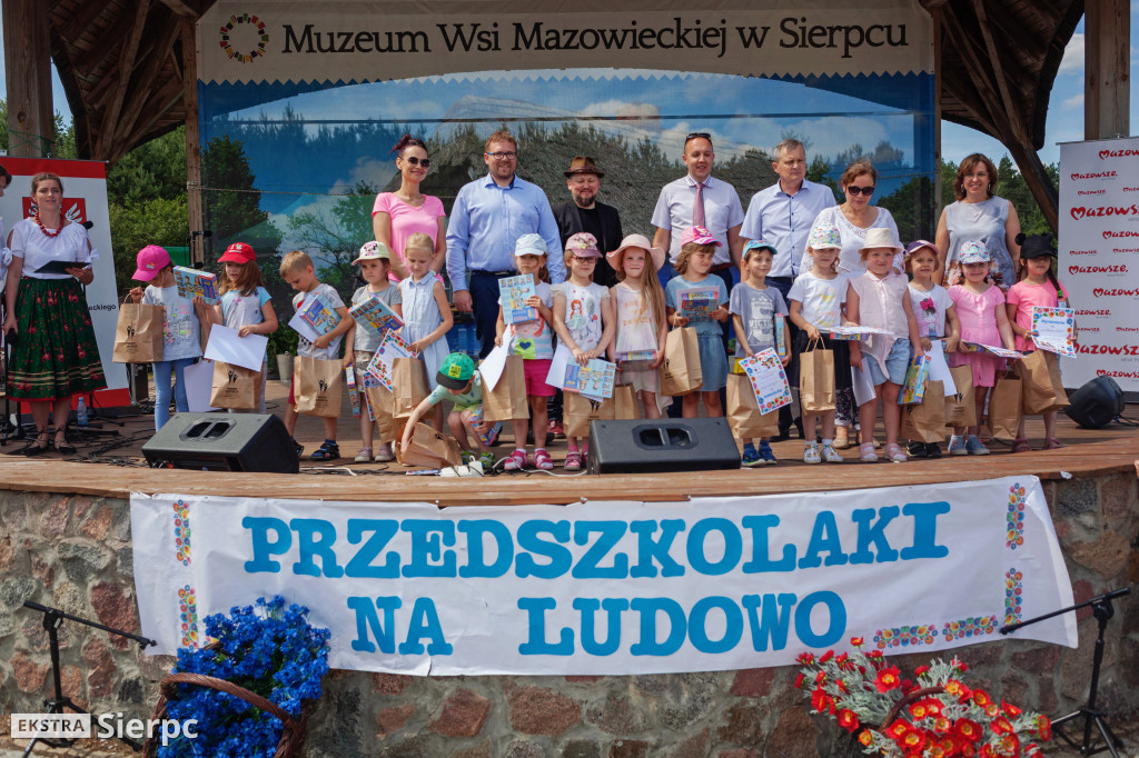 Przedszkolaki na ludowo