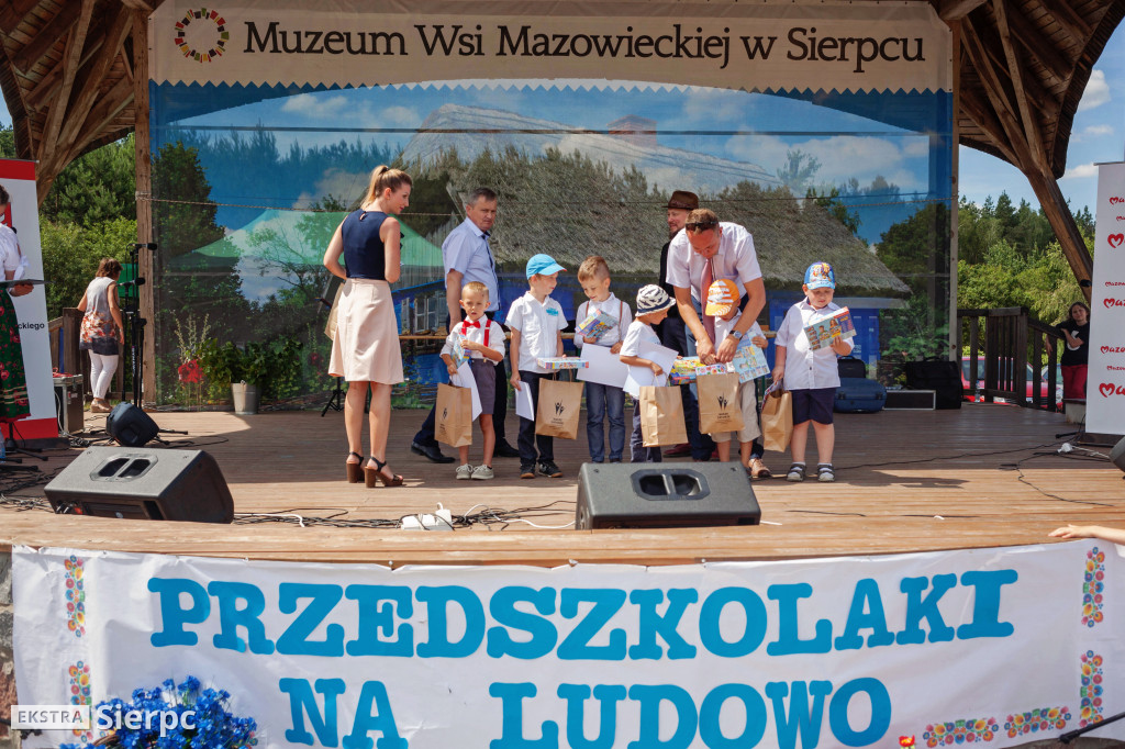 Przedszkolaki na ludowo