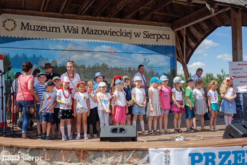Przedszkolaki na ludowo