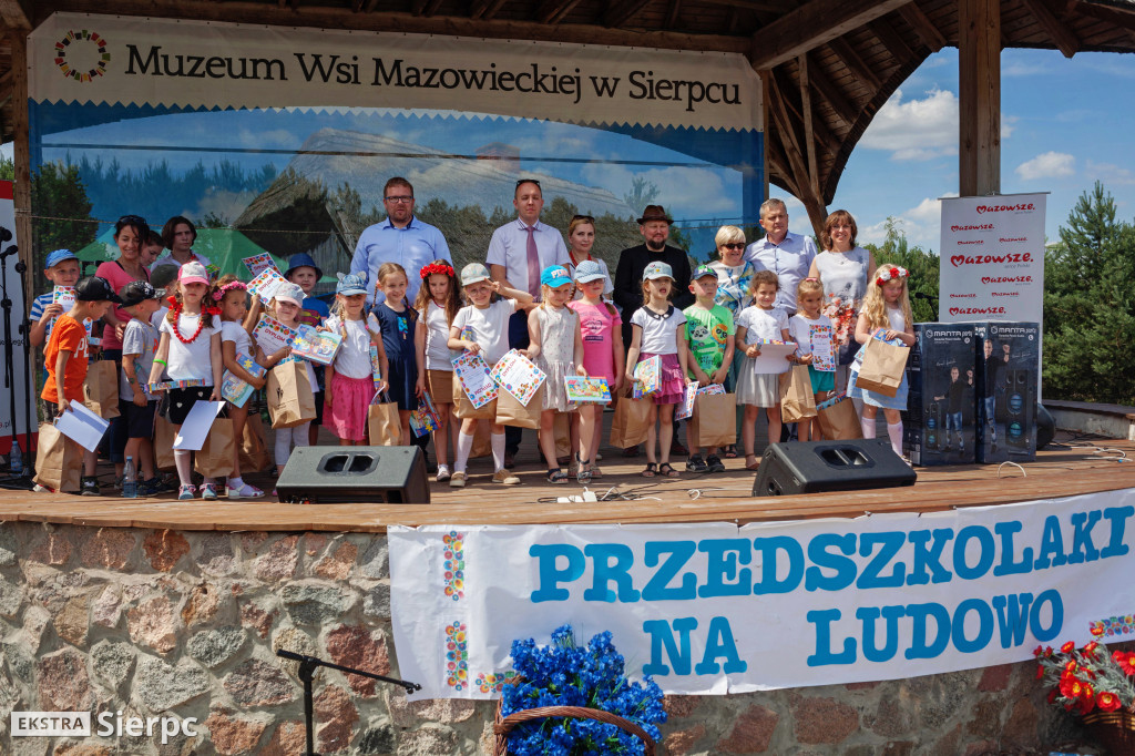 Przedszkolaki na ludowo