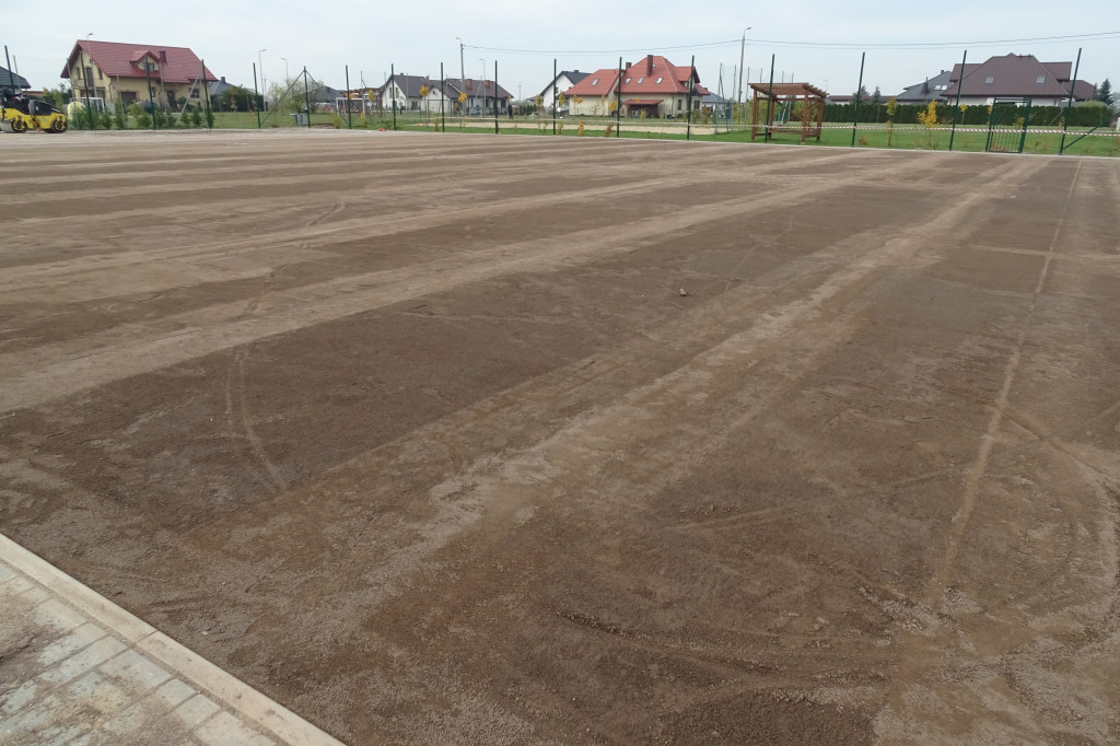 Prace przy budowie kortów