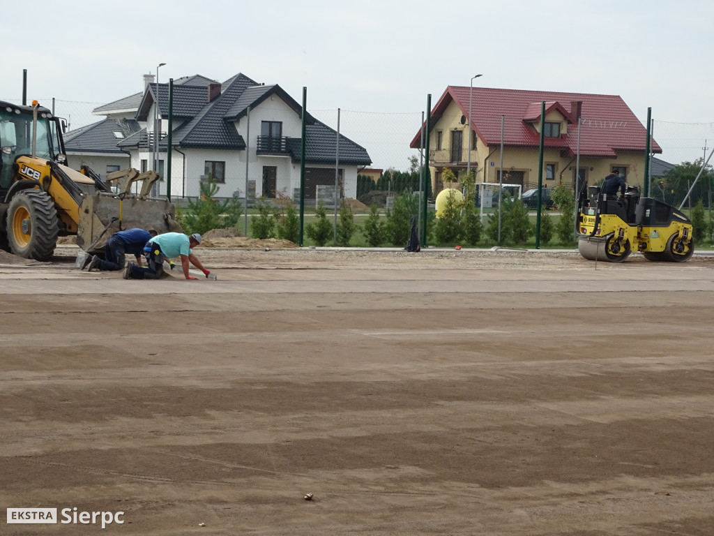 Prace przy budowie kortów
