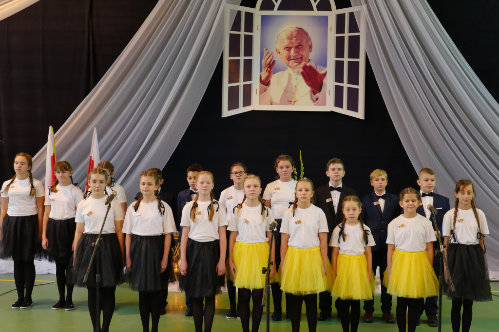 Nadanie imienia szkole w Borkowie