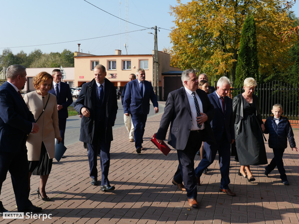 Nadanie imienia szkole w Borkowie