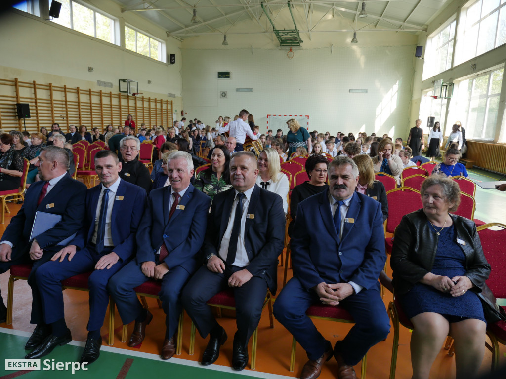 Nadanie imienia szkole w Borkowie