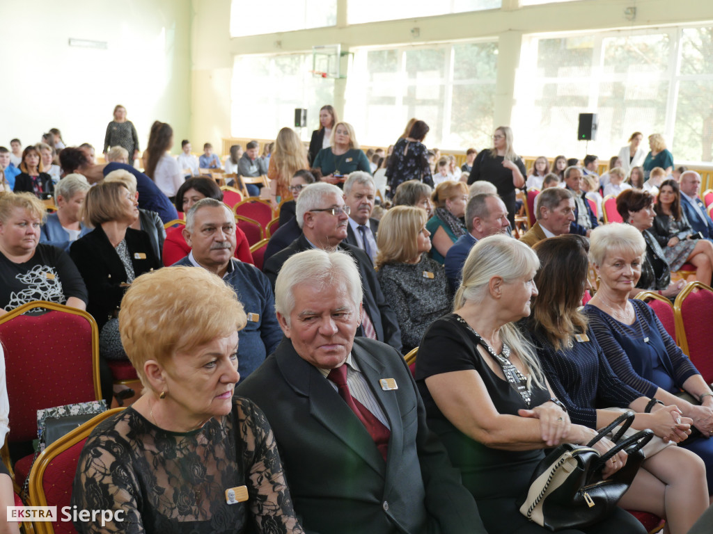 Nadanie imienia szkole w Borkowie