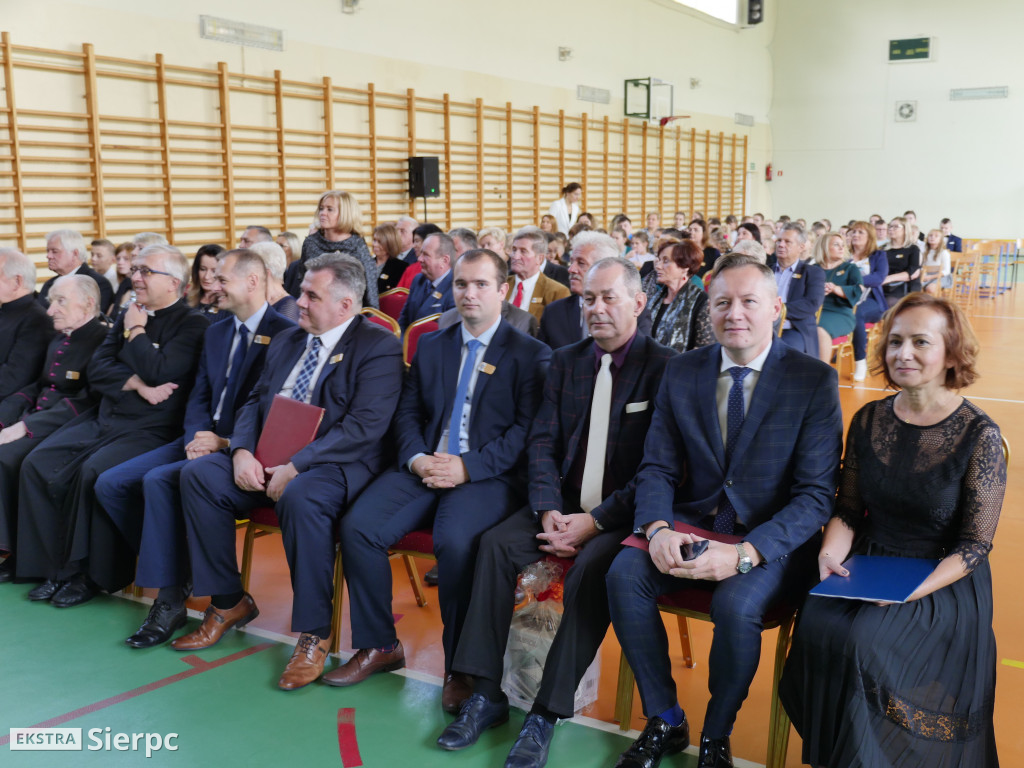 Nadanie imienia szkole w Borkowie