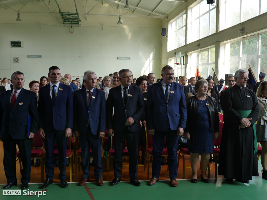 Nadanie imienia szkole w Borkowie