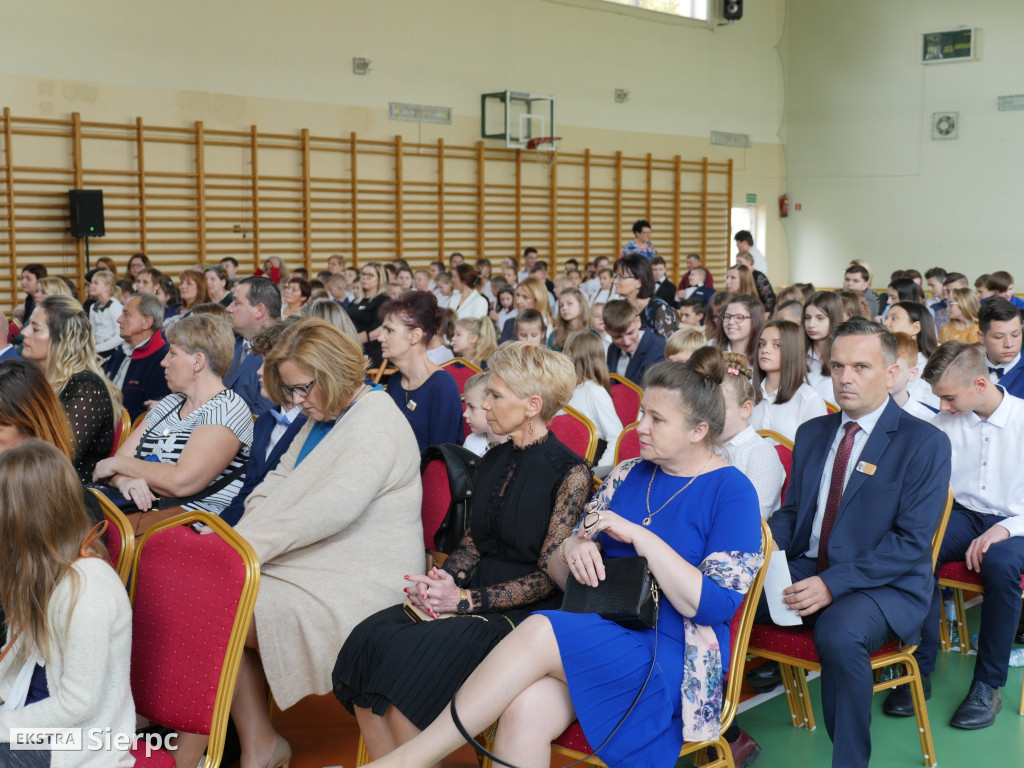 Nadanie imienia szkole w Borkowie