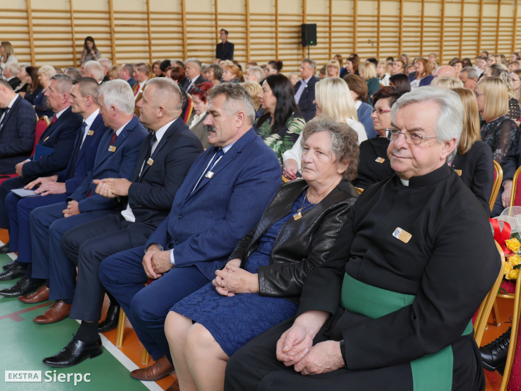 Nadanie imienia szkole w Borkowie