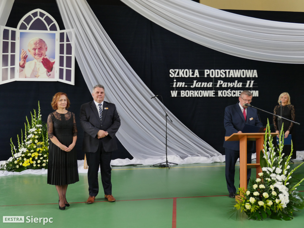 Nadanie imienia szkole w Borkowie